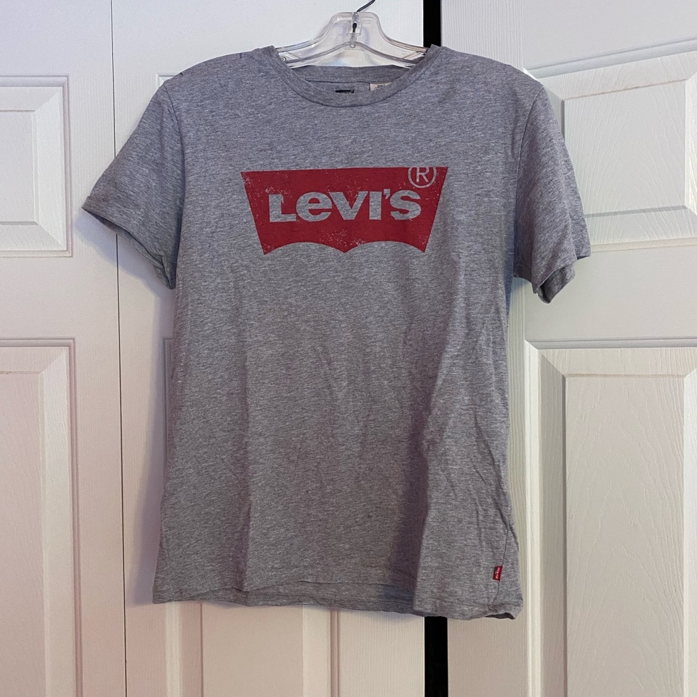 Levi’s tshirt